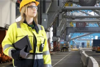 Munkavédelem nőknek: a legnépszerűbb munkavédelmi ruházatok kifejezetten nőknek